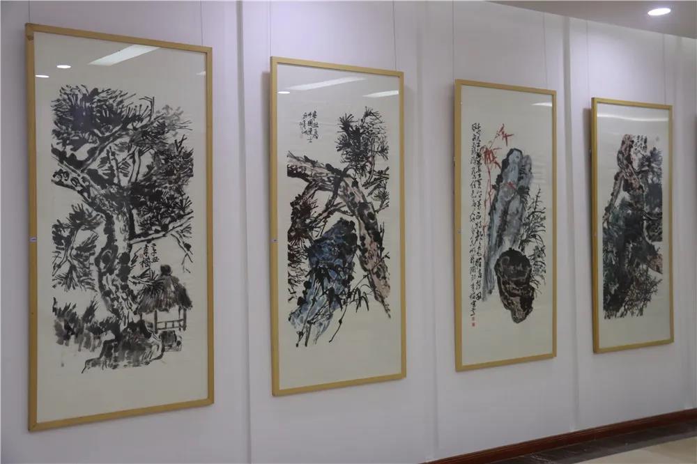 李樯書畫作品展在濟甯遊客服務中心成功開幕